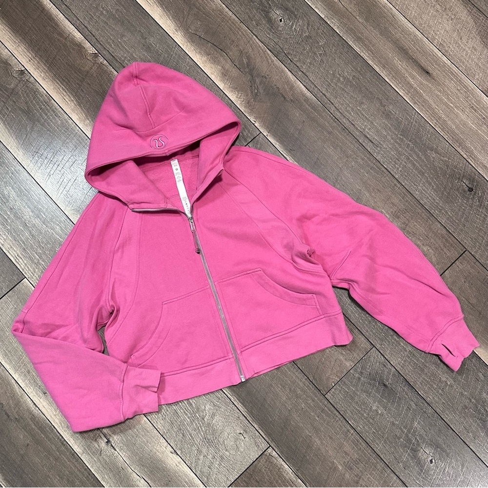 Lululemon Scuba Oversized Full Zip Hoodie
Pink Blossom
